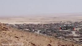 خودرو ادوات منهدم شده داعش در شهر السخنه در شرق حمص