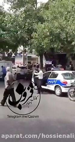 هم اکنون سرقت مسلحانه بانك ، نواب شمالی قزوین ماموران درحال پراكنده كردن جمعیت هستندپایگاه خبر