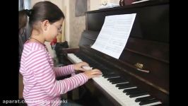 play piano kimia iran.پیانو زدن کیمیا بشارتی کرج ایران 10ساله