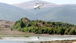 آبگیری بالگرد آتش نشان تالاب روستای کلا