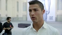 مصاحبه رونالدو در روز نصب بنر تبلیغاتی لباس زیر CR7