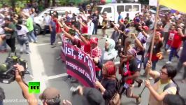 ‘Resist US intervention’ Protesters clash with riot police in Philippines