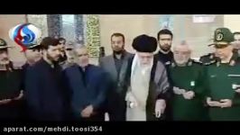 بوسه مقام معظم رهبری بر تابوت شهید محسن حججی