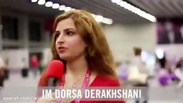 درسا درخشانی، دختر شطرنج باز ایرانی اقامت بارسلونا گرفته در حال توضیح دلایل این تصمیم