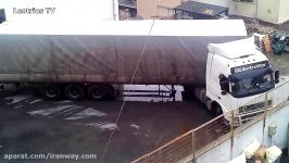مهارت رانندگان کامیون در کنترل تریلر