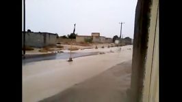 جاری شدن سیل درمحله امیرآباد بندرلنگه بر اثر بارش شدید باران