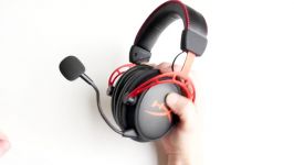 Dual Chamber Gaming Headset  HyperX Cloud Alpha