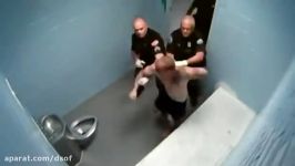 کتک زدن وحشیانه یک مرد توسط سه پلیس آمریکایی