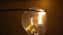 دنیایی آزمایشات الکترونیکدادن ولتاژ 15 کیلوولت به لامپ