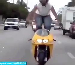 عاقبت وحشتناک تک چرخ زدن موتور سیکلت