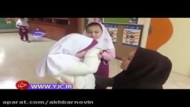 اشک های تکان دهنده دانش آموز برای زلزله زدگان کرمانشاه