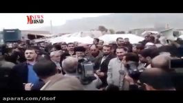 حضور بدون تشریفات رهبر انقلاب در روستای زلزله زده کوئیک