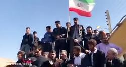 واکنش زلزله زدگان درباره مسکن مهر در حضور احمدی نژاد