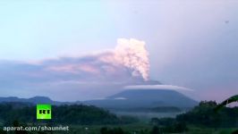 Ongoing Eruption Bali Volcano sends fire ashes into sky forcing 1000s to flee