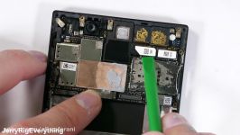 Razer Phone Teardown  HUGE Heat Pipe  tiny vibrator