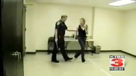 ضرب شتم شدید زن توسط پلیس آمریکا