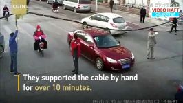 رفتار جالب شهروندان چینی برای کنترل ترافیک