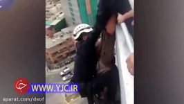 لحظه دلخراش تلاش ناموفق برای نجات مردی خودکشی