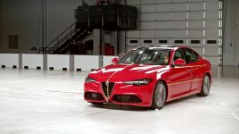 2017 Alfa Romeo Giulia side IIHS crash test