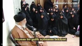 İmam Ali Hamaney İslam Cumhuriyetini sevmeyenler el el