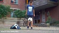 حرکات نمایشی تکنیکی یک نوجوان توپ فوتبال   HD