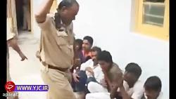 کتک زدن بی رحمانه زندانیان به دست پلیس