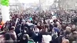 واکنش مجری مراسم حین عبور احمدی نژاد درراهپیمایی 22بهمن