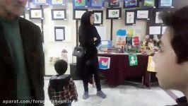 امیرعلی بابکی دوستانش در نمایشگاه هنری فروغ فجر