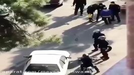 کتک زدن یک جوان توسط چند نفر افسر نیروی انتظامی