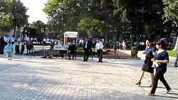 مشاعره طنز آذری آهنگین در پارک ملی باکو بلوار کناریندا