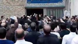 لحظه ورود دکتر احمدی نژاد به حسینیه موسی ابن جعفرع