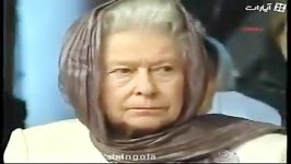 ملکه انگلیس الیزابت دوم در مجلس قرآن حجاب درمسجد به سوره الرحمان در قرآن را گوش میکند