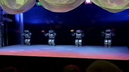 رقص رباتها