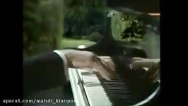 خواننده نوازنده اهنگ انشرلی .با یه اهنگ پیانو زده میشع