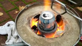 Melting and pouring aluminum cans