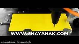 حکاکی پلکسی گلس توسط دستگاه کوبشی حک پلاک SHAYAHAK.COM